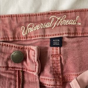Universal Threat Coral/Peach Capri
